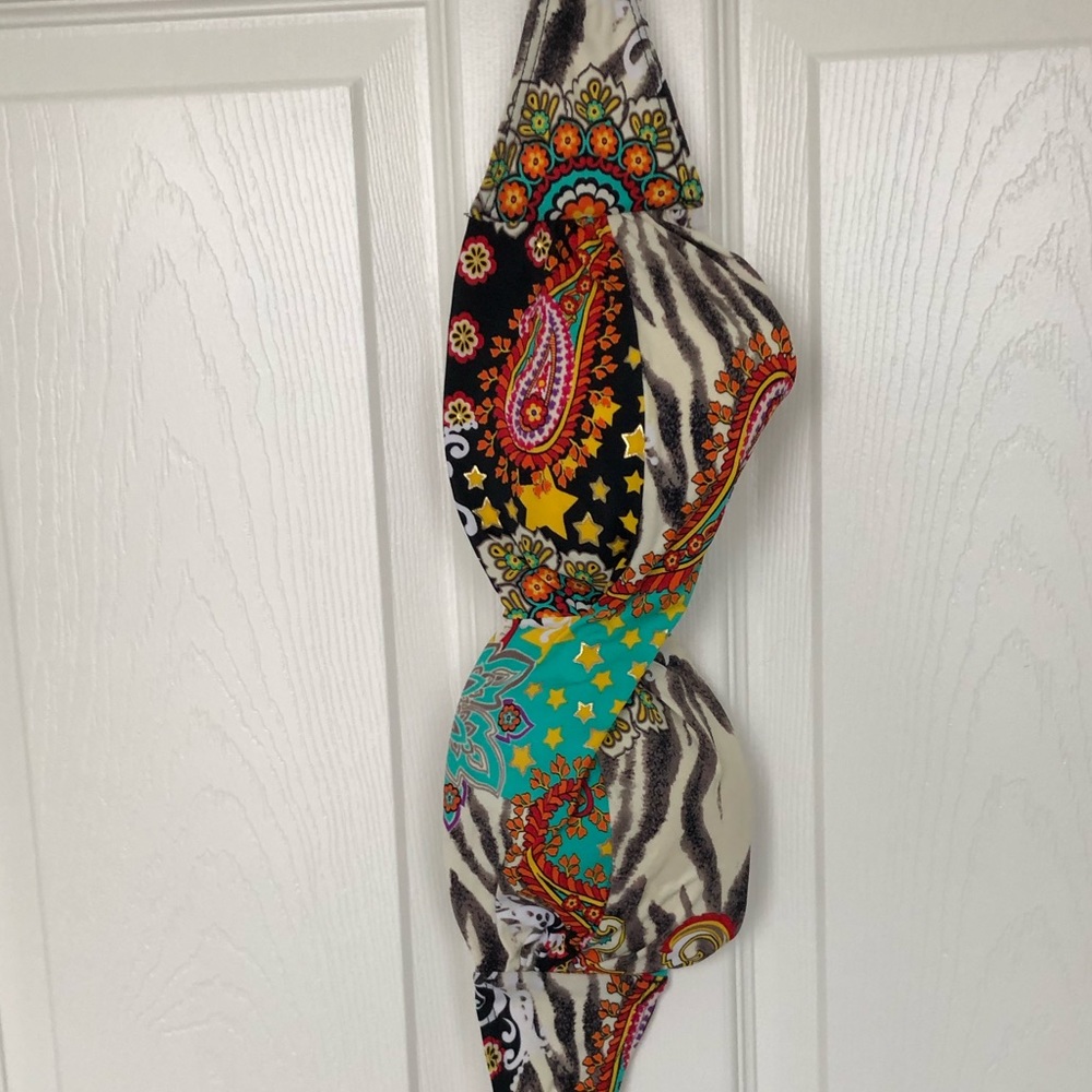 Strapless padded bikini top